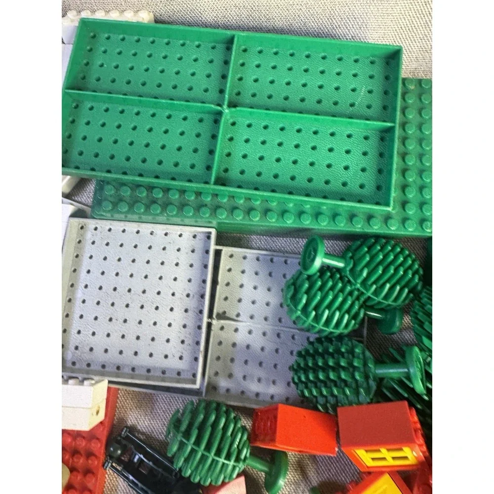 Vintage LEGO Lot 8.6 lbs 60s, 70s Samsonite Waffle Plates Homemaker Figs Wheels